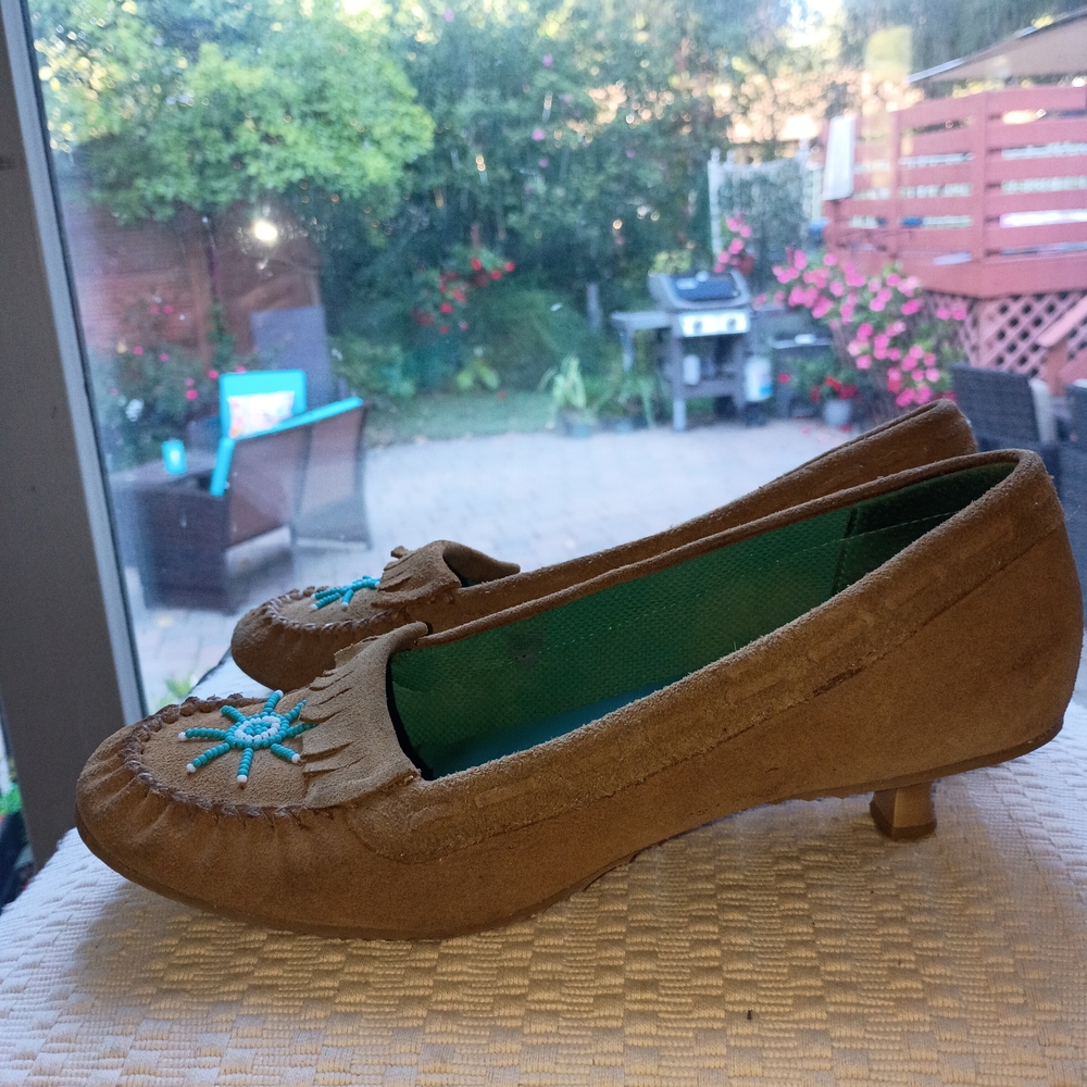 Brown Suede Women's Loafers with Blue Embroidery Brown Kitten Heel .Like New